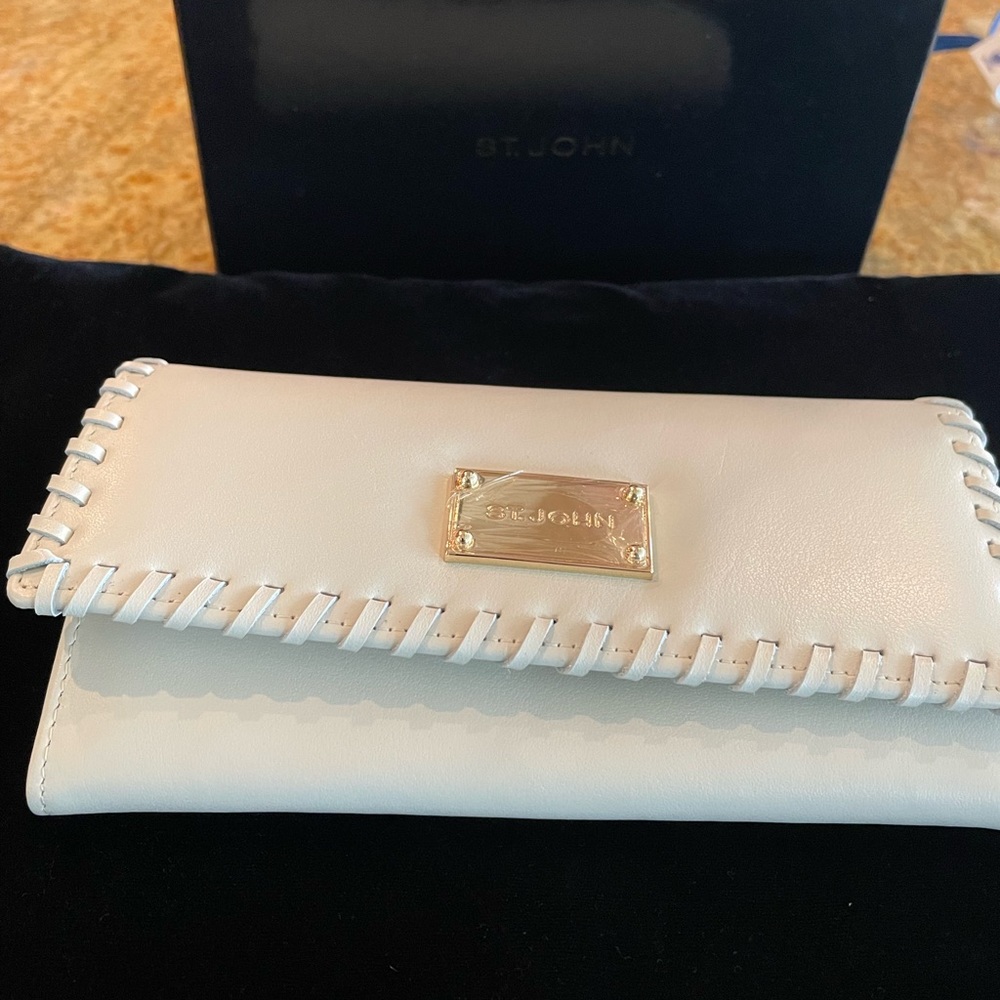 New St. John Knit Beige Wallet - Picture 7 of 10